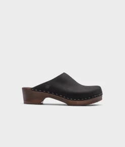 Austin minimalistic clog mule