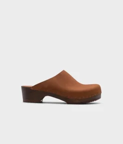 Austin minimalistic clog mule