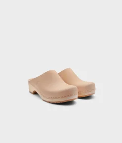 Austin minimalistic clog mule