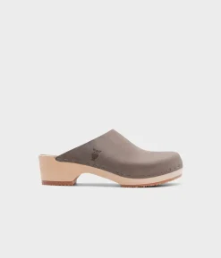 Austin minimalistic clog mule