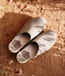 Austin minimalistic clog mule