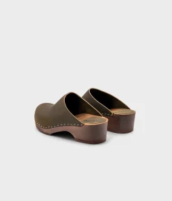 Austin minimalistic clog mule