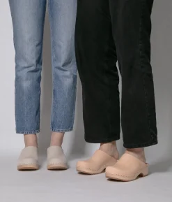 Austin minimalistic clog mule