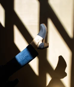 Brett closed-back clogs