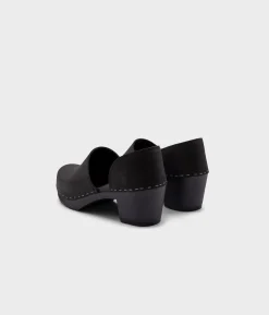 Brett closed-back clogs