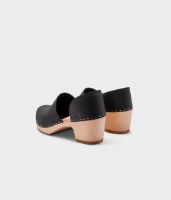 Brett closed-back clogs