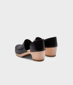 Brett closed-back clogs