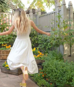 Brett low closed-back clogs