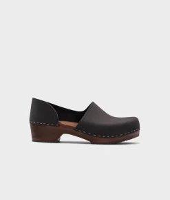 Brett low closed-back clogs