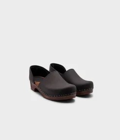 Brett low closed-back clogs