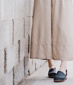 Brett low closed-back clogs