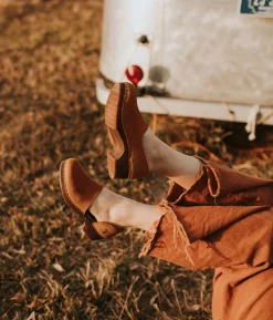 Brett low closed-back clogs