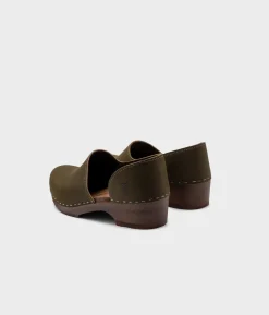 Brett low closed-back clogs