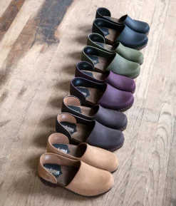 Brett low closed-back clogs