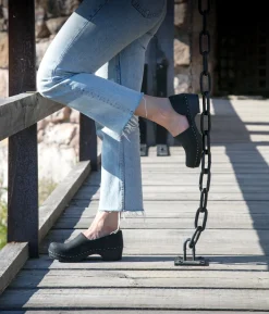 Brett low closed-back clogs