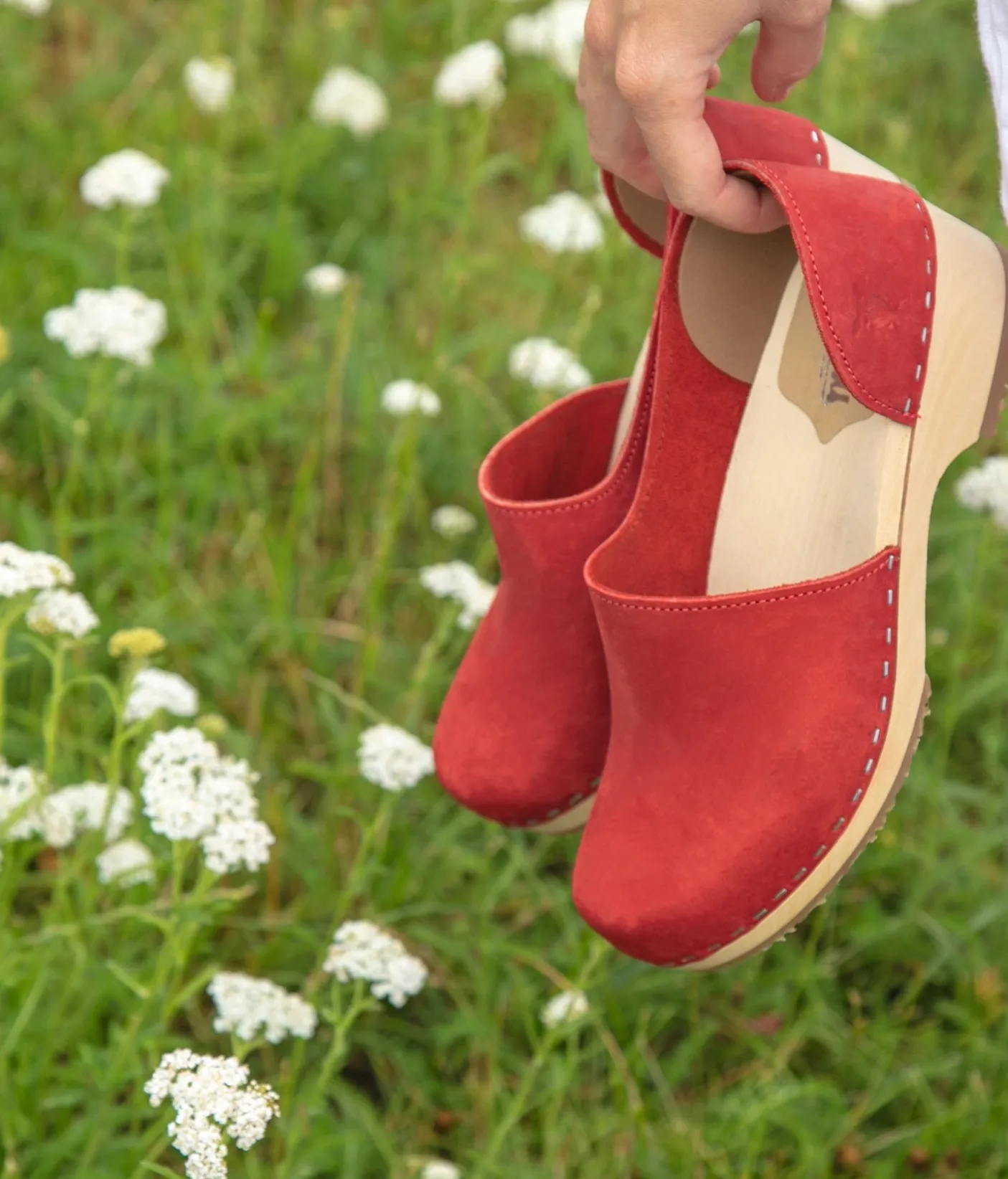 Brett low closed-back clogs