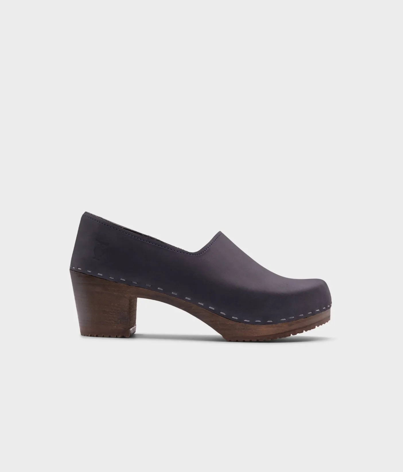 Bridget closed-back clogs