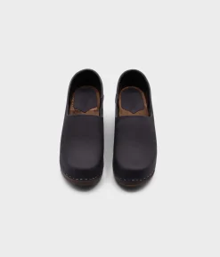 Bridget closed-back clogs