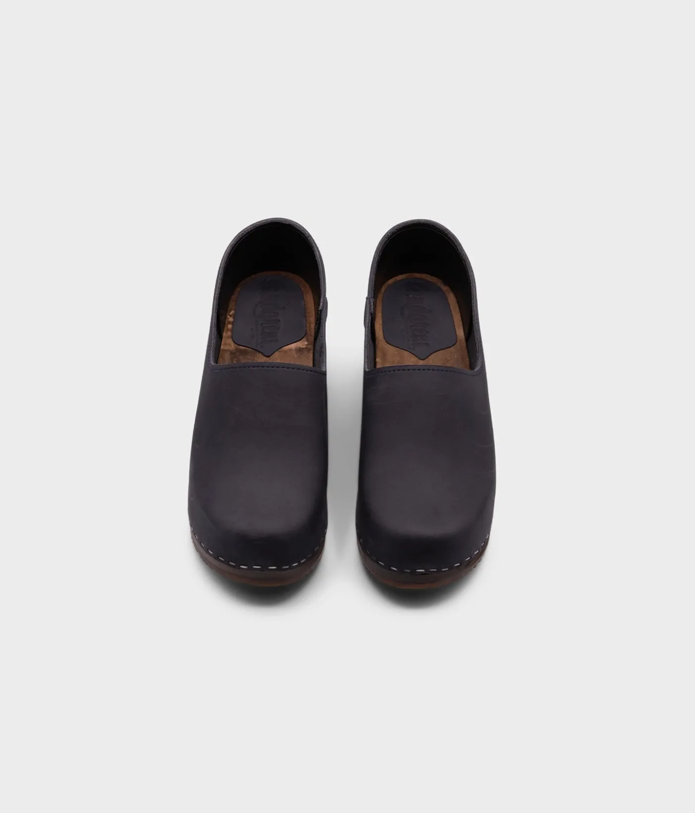 Bridget closed-back clogs