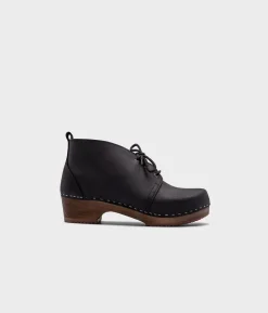 Chukka clog boots
