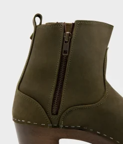 Manhattan clog boots