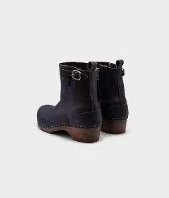 Manhattan low clog boots