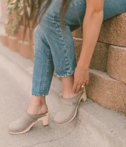 Maya classic clog mule