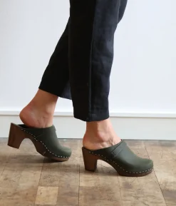 Maya classic clog mule