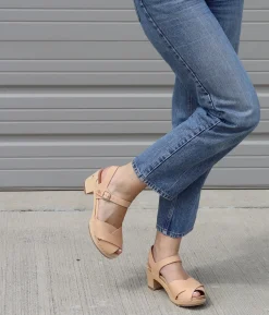 Monroe crossed clog sandal