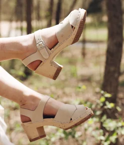 Monroe crossed clog sandal