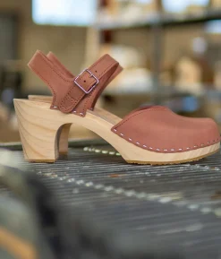 Nora classic clog sandal