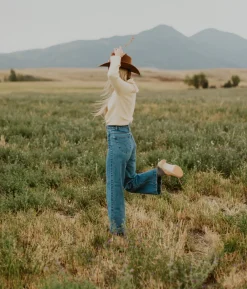 Rhodes minimalistic clog mule