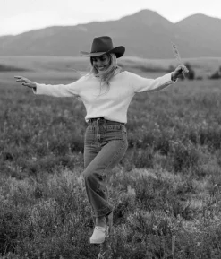 Rhodes minimalistic clog mule