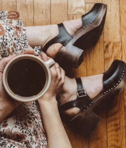 Victoria classic clog sandal