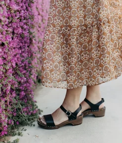 Vienna low open-toe clog sandal